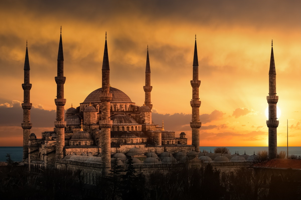 /photos/shares/Turkey/0Istanbul/TurkeyIstanbulBlueMosqueSunset.jpg